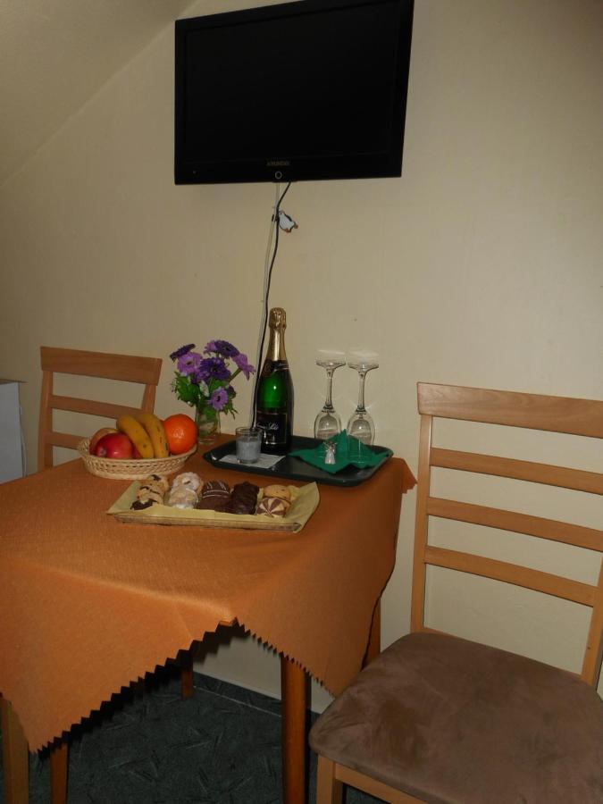 Penzion U Lesa Ceske Budejovice Buitenkant foto